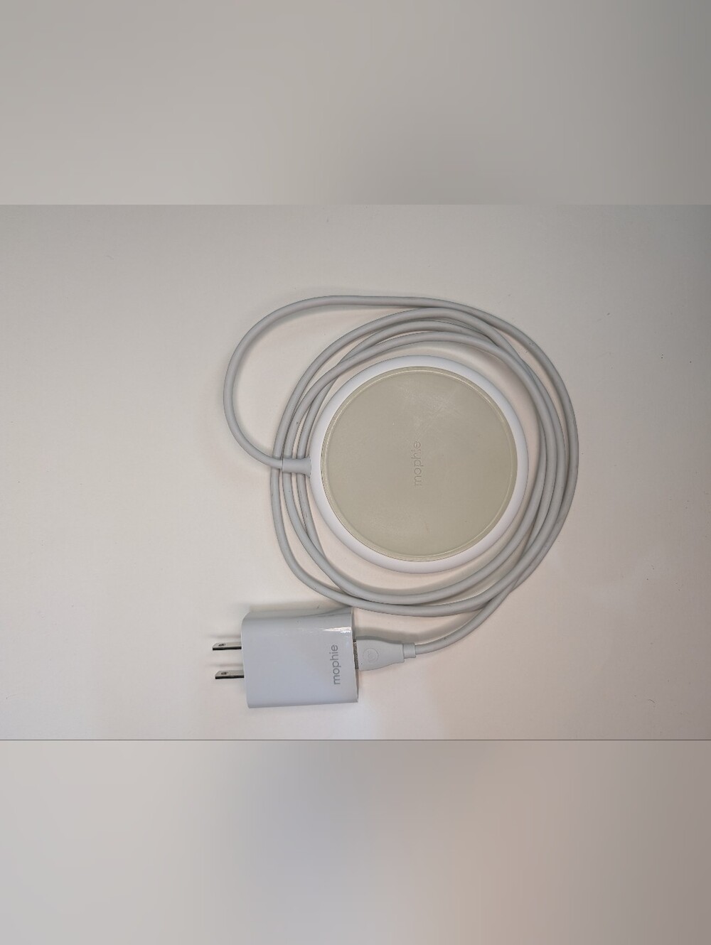 Mophie 10W Qi Wireless Fast Charging Pad Mat White with Power Adapter Cable